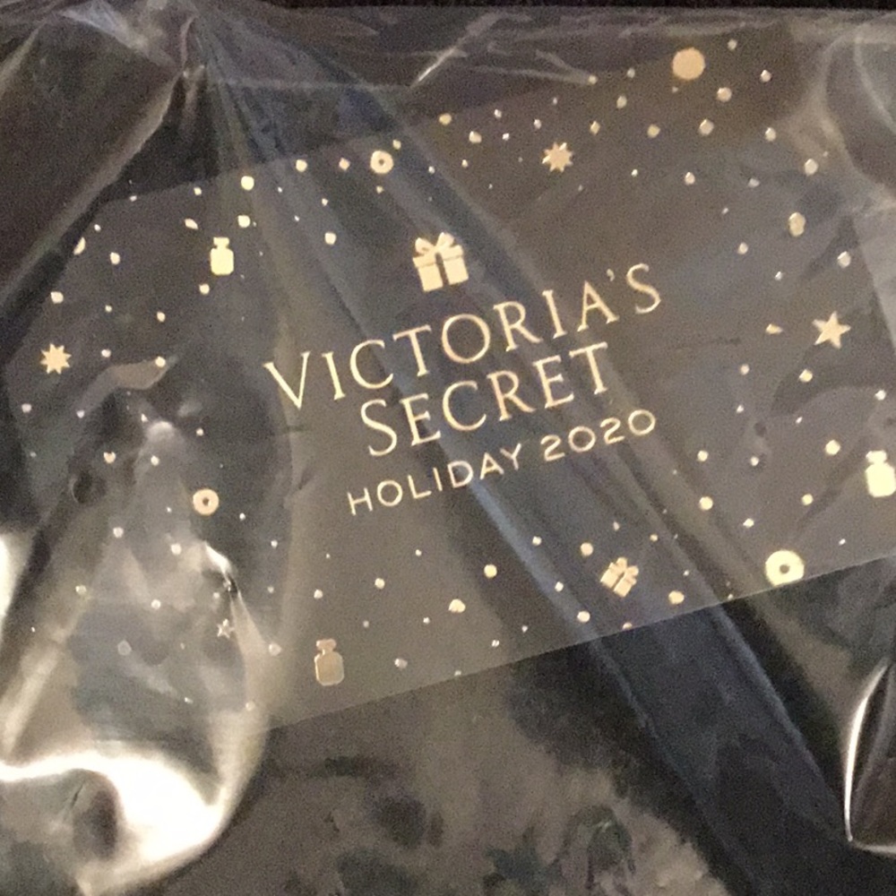 Victoria’s Secret signature stripe reversible hat - Picture 2 of 4